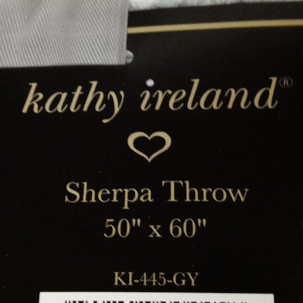Kathy Ireland Sherpa Throw 50x60 New - Picture 2 of 2